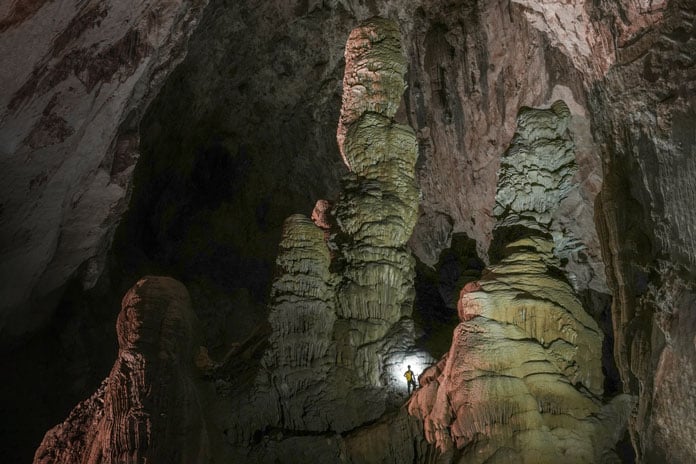 Hang Sơn Đoòng owns a lot of enormous stalagmites.